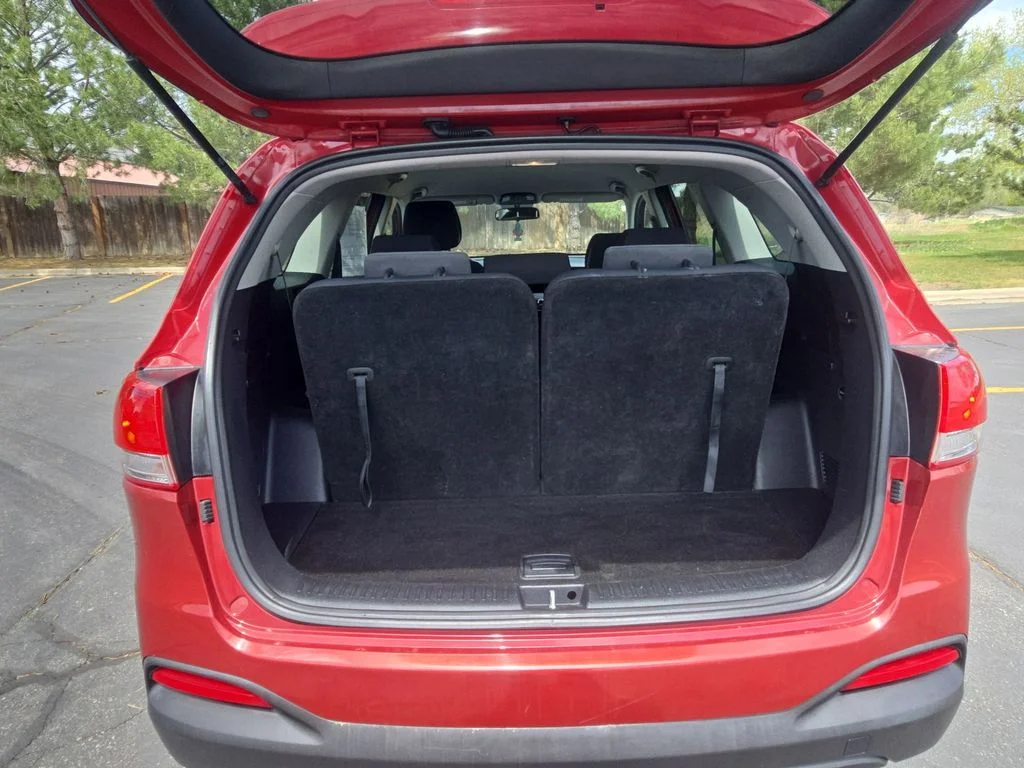 Used 2017 Red Kia LX image 20