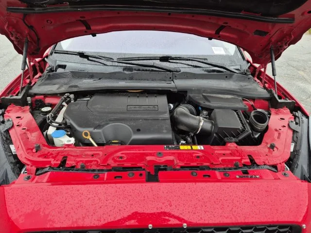 Used 2020  Jaguar Base image 24
