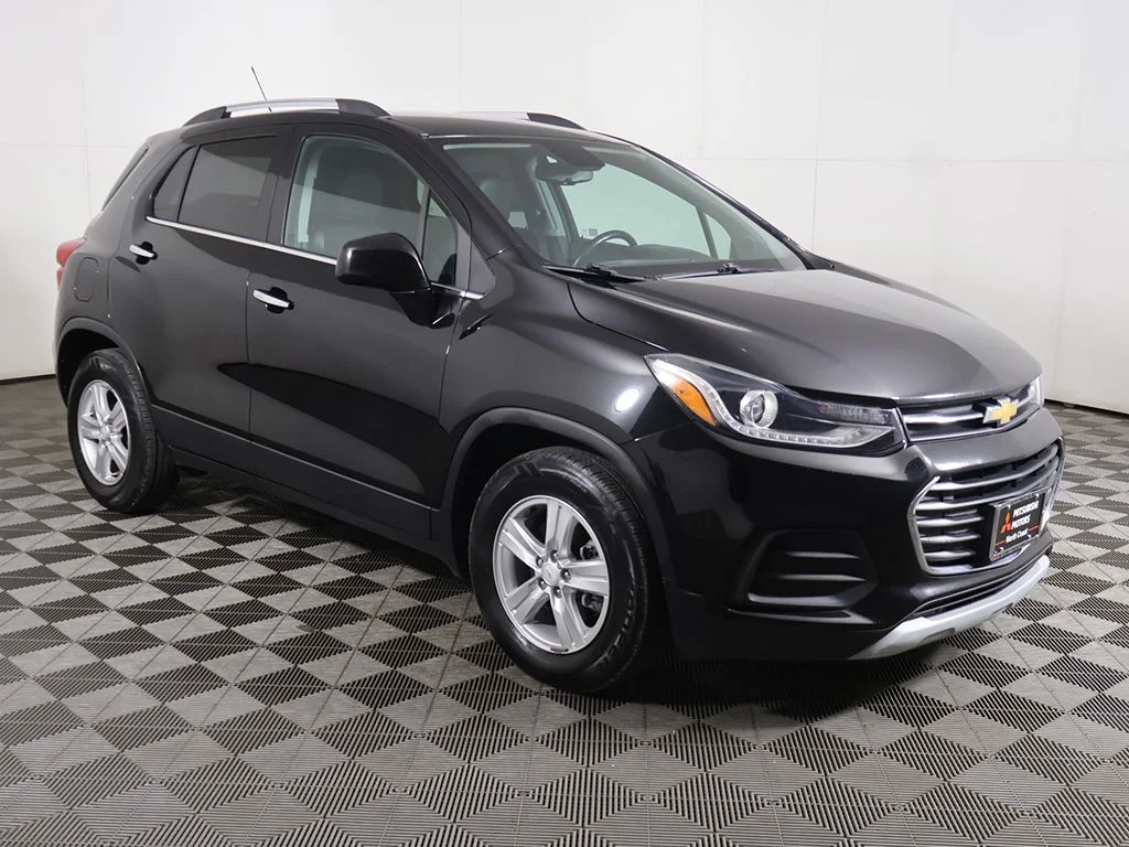 Used 2020 Chevrolet Trax LT with VIN KL7CJLSB8LB011702 for sale in Parma, OH