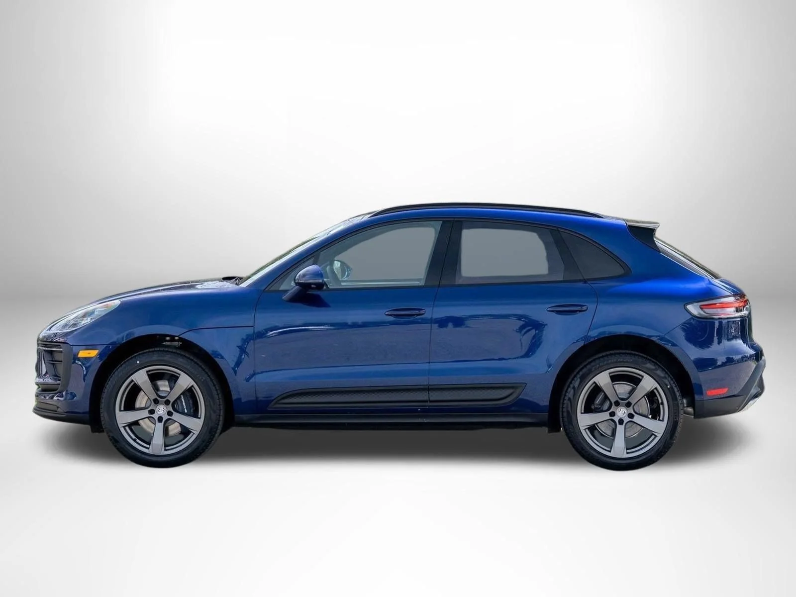 New 2026 Gentian Blue Metallic Porsche Base image 3