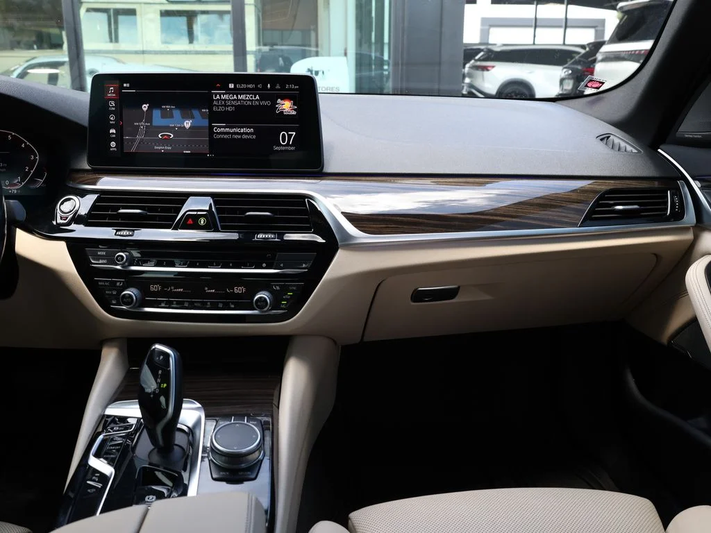 Used 2021 Gray BMW 530i xDrive image 26