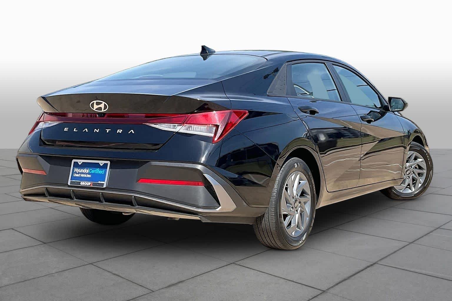 Used 2024 Abyss Black Hyundai SEL image 12