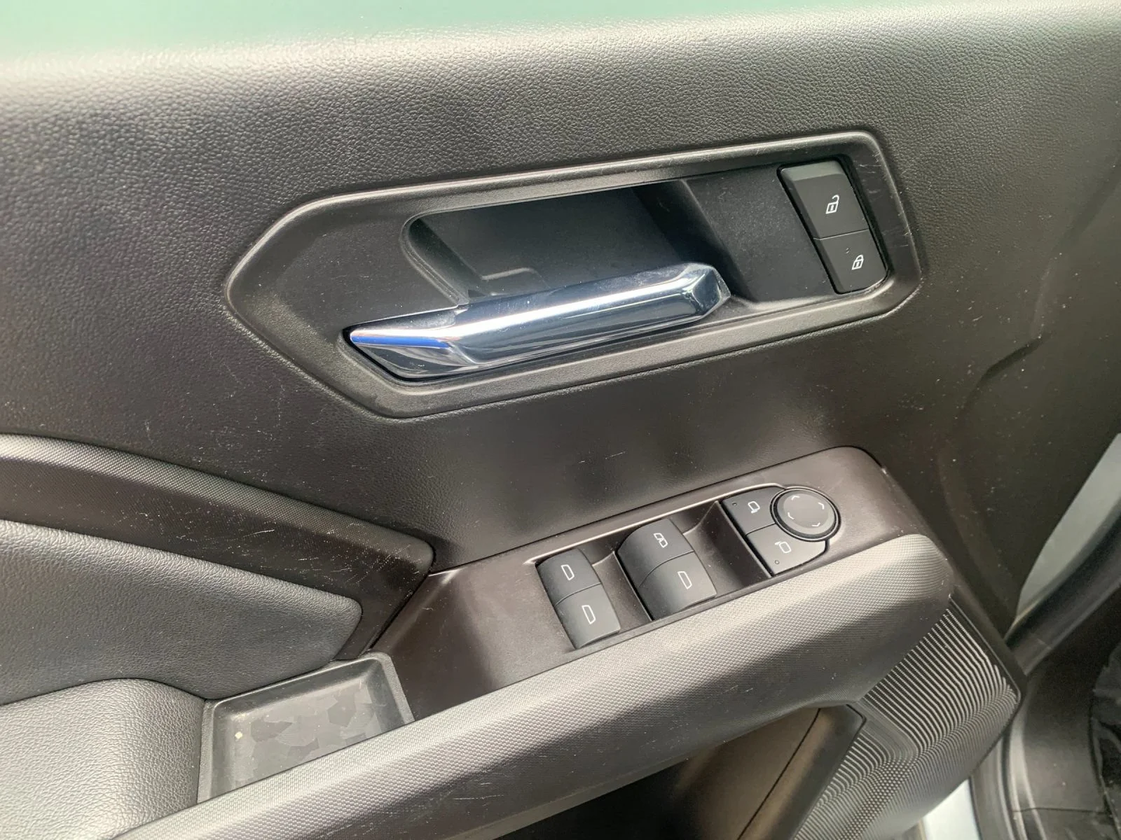 Used 2025 Sterling Metallic GMC Elevation image 12