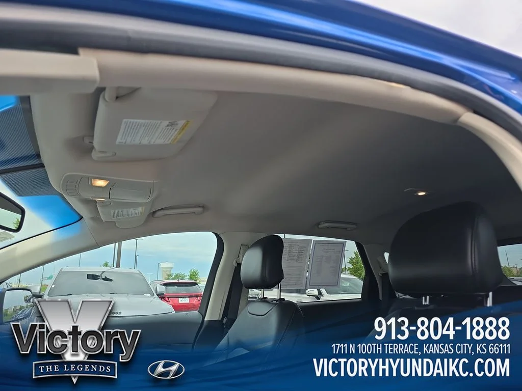 Used 2018 Blue Ford SEL image 21