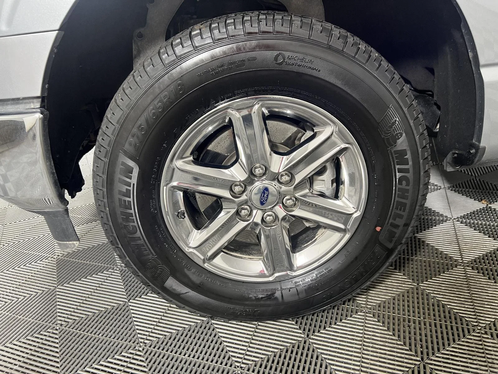 Used 2025 Silver Ford XLT image 16