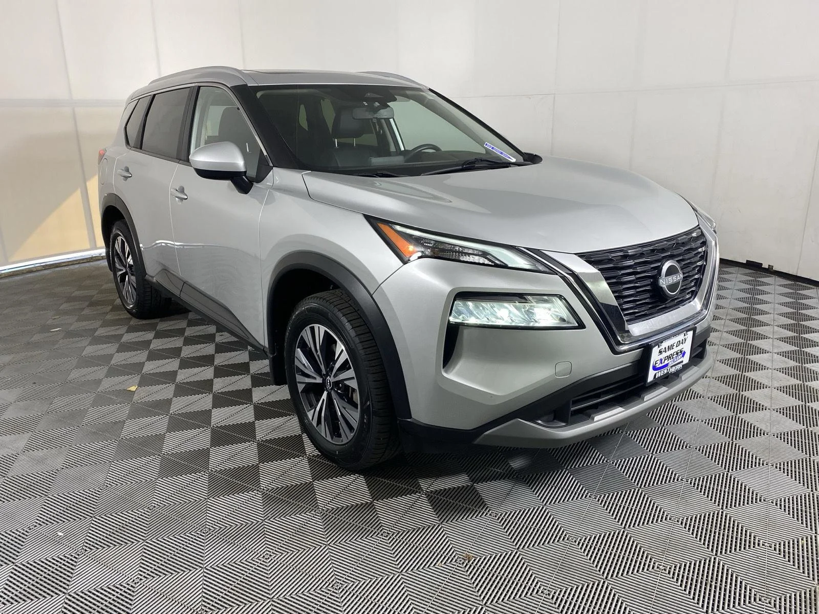 Used 2023 Brilliant Silver Metallic Nissan SV image 11