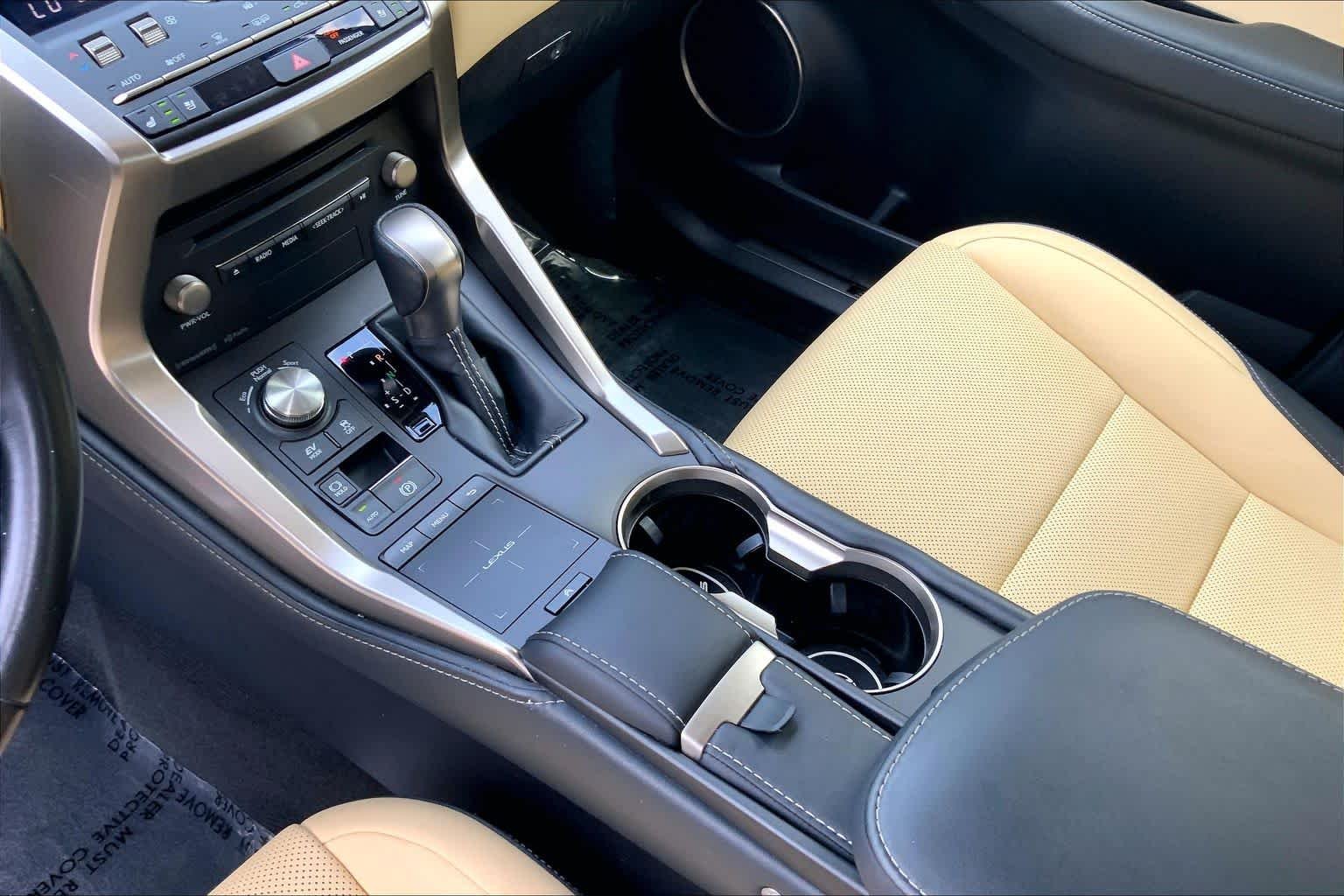Used 2021 Eminent White Pearl Lexus  image 17