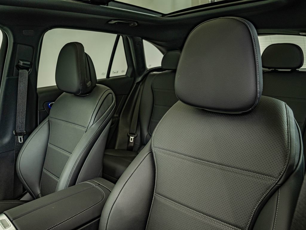 New 2026 Graphite Gray Metallic Mercedes-Benz GLC 300 image 30