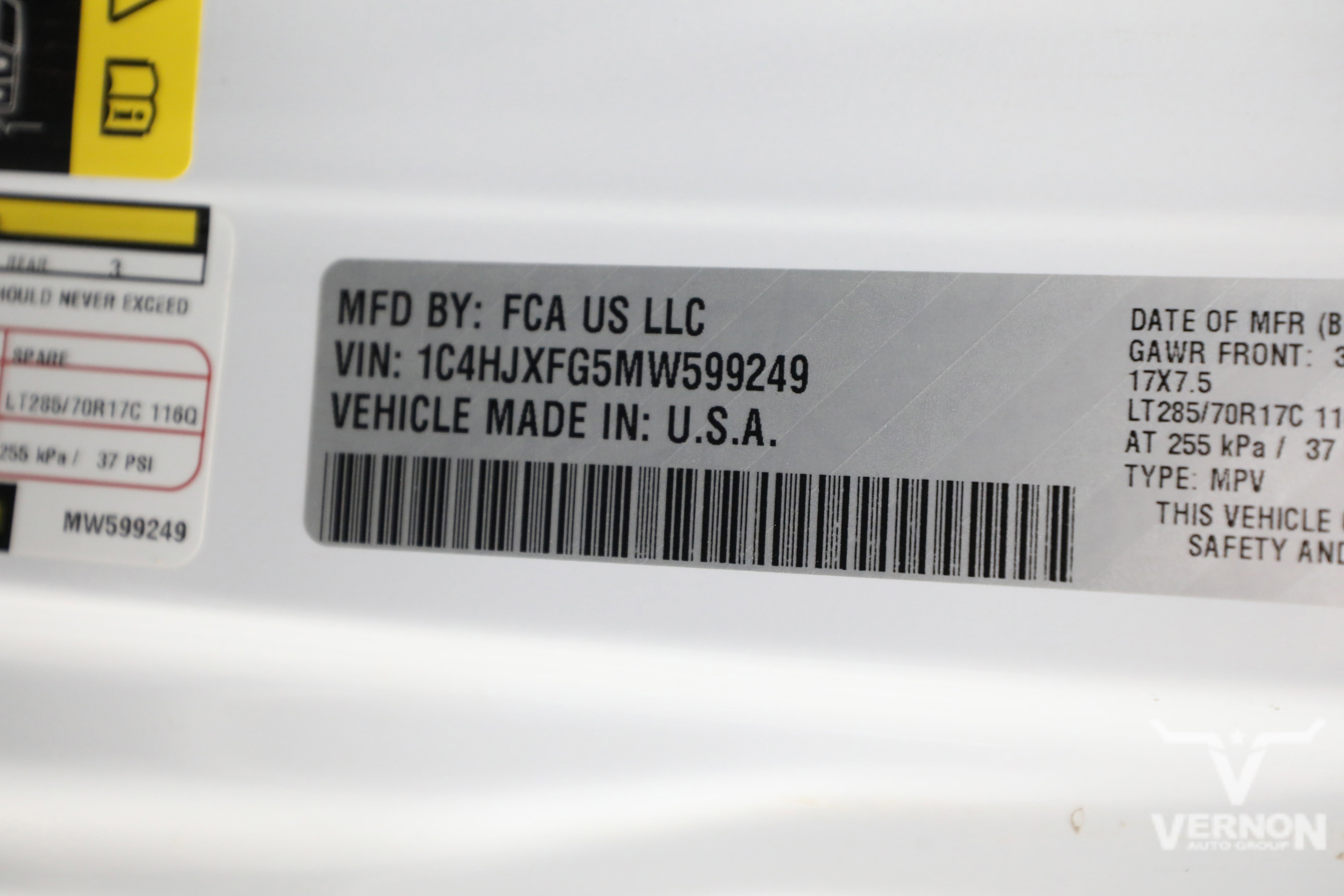 Used 2021 Bright White Clearcoat Jeep Y image 14