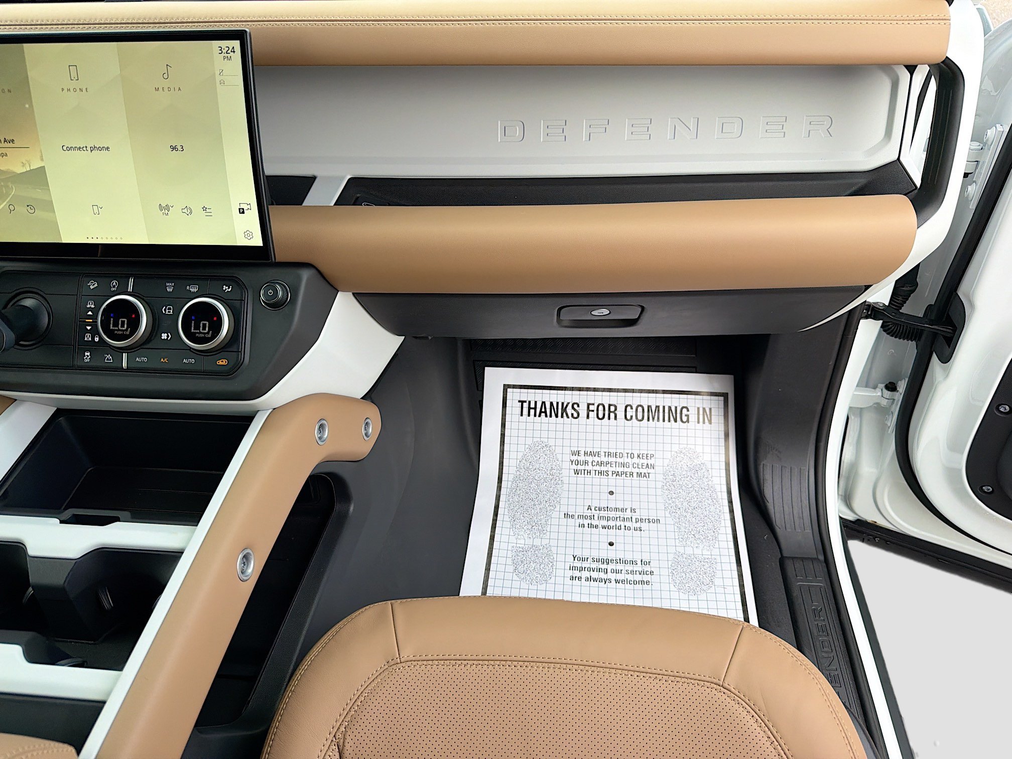 New 2026 Fuji White Land Rover X-Dynamic SE image 18