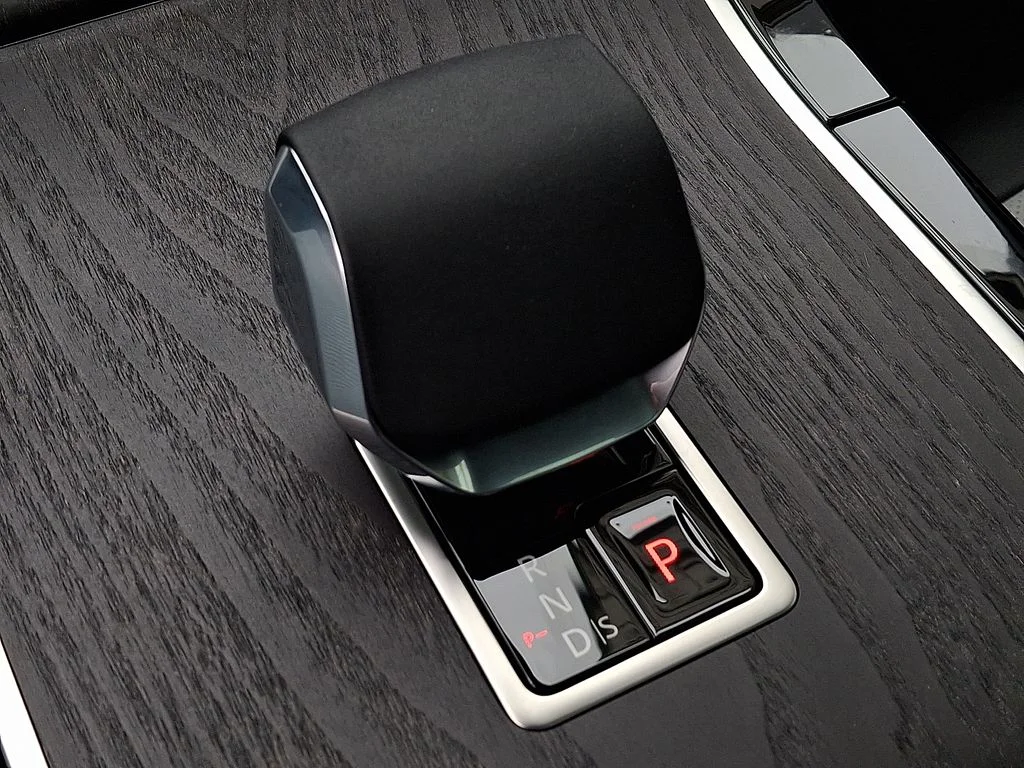 New 2026  Land Rover Dynamic image 12