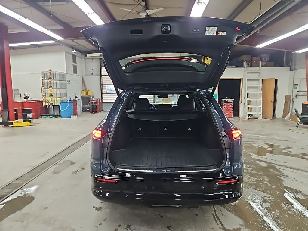 2025 Toyota Crown Signia XLE - Photo 29