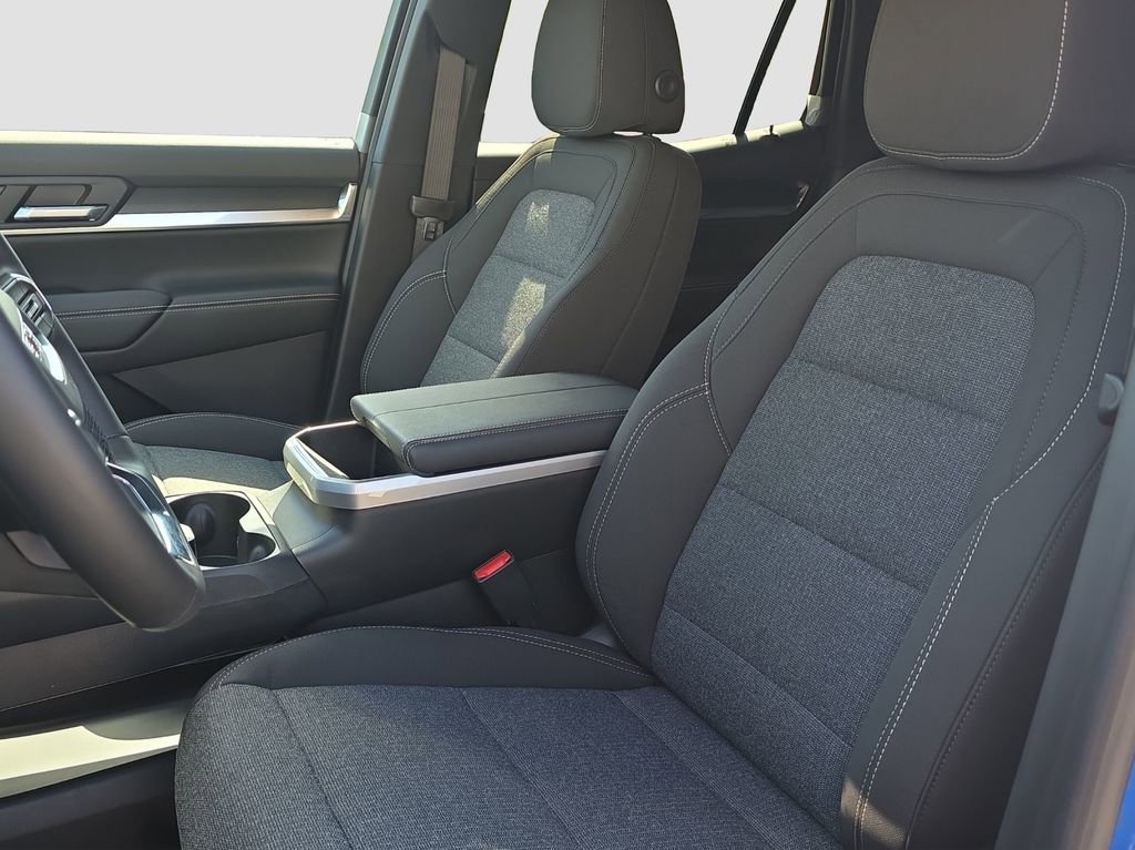 View vehicle photo 7