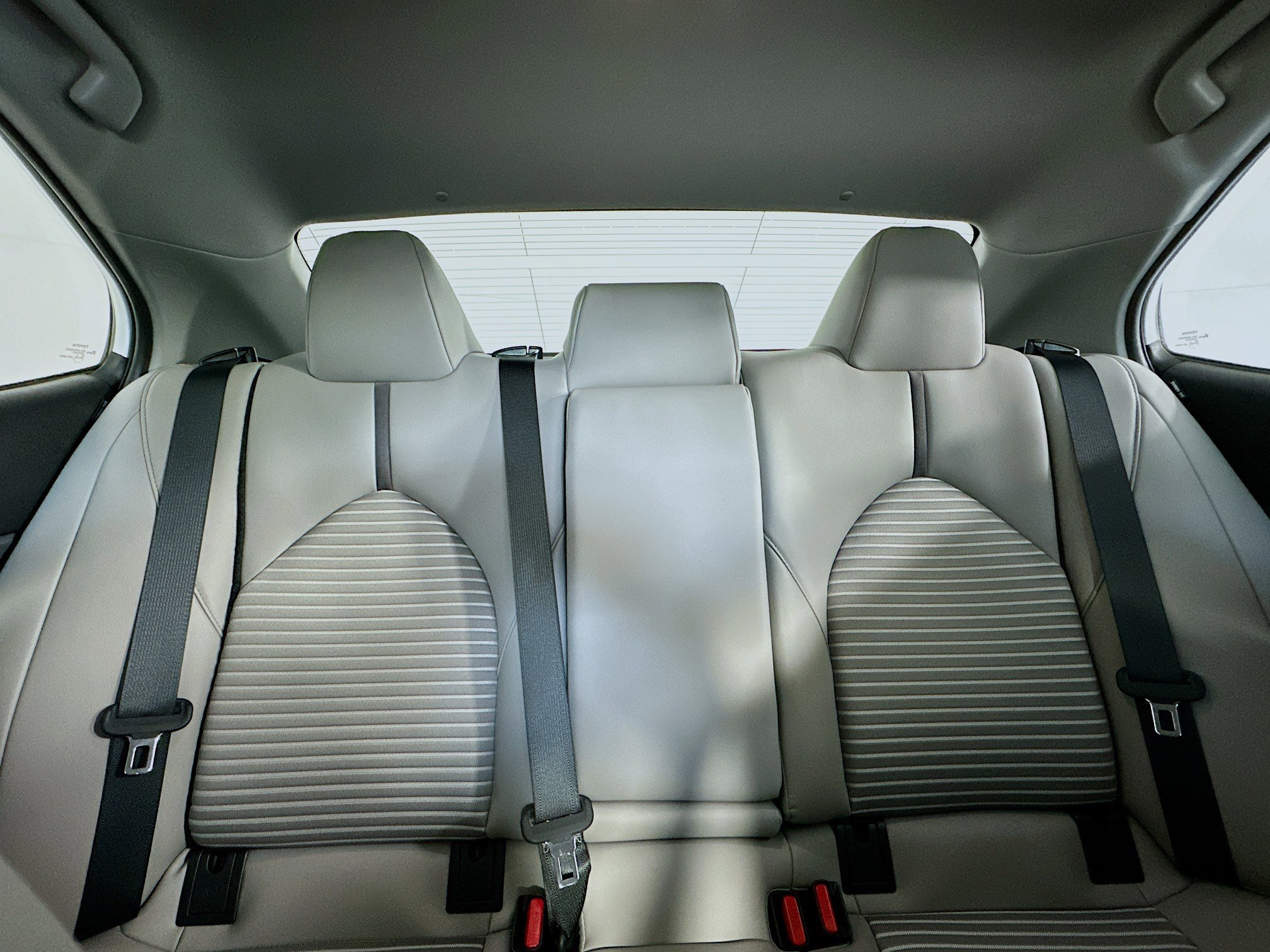 Used 2023 Ice Toyota SE image 29