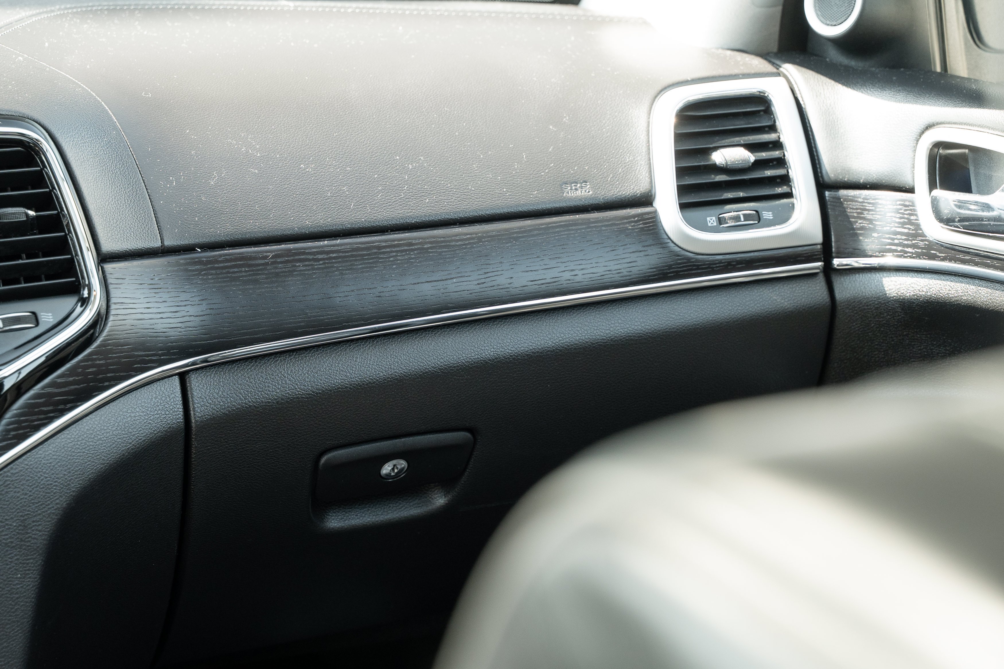 Used 2020 Bright White Clearcoat Jeep Summit image 13