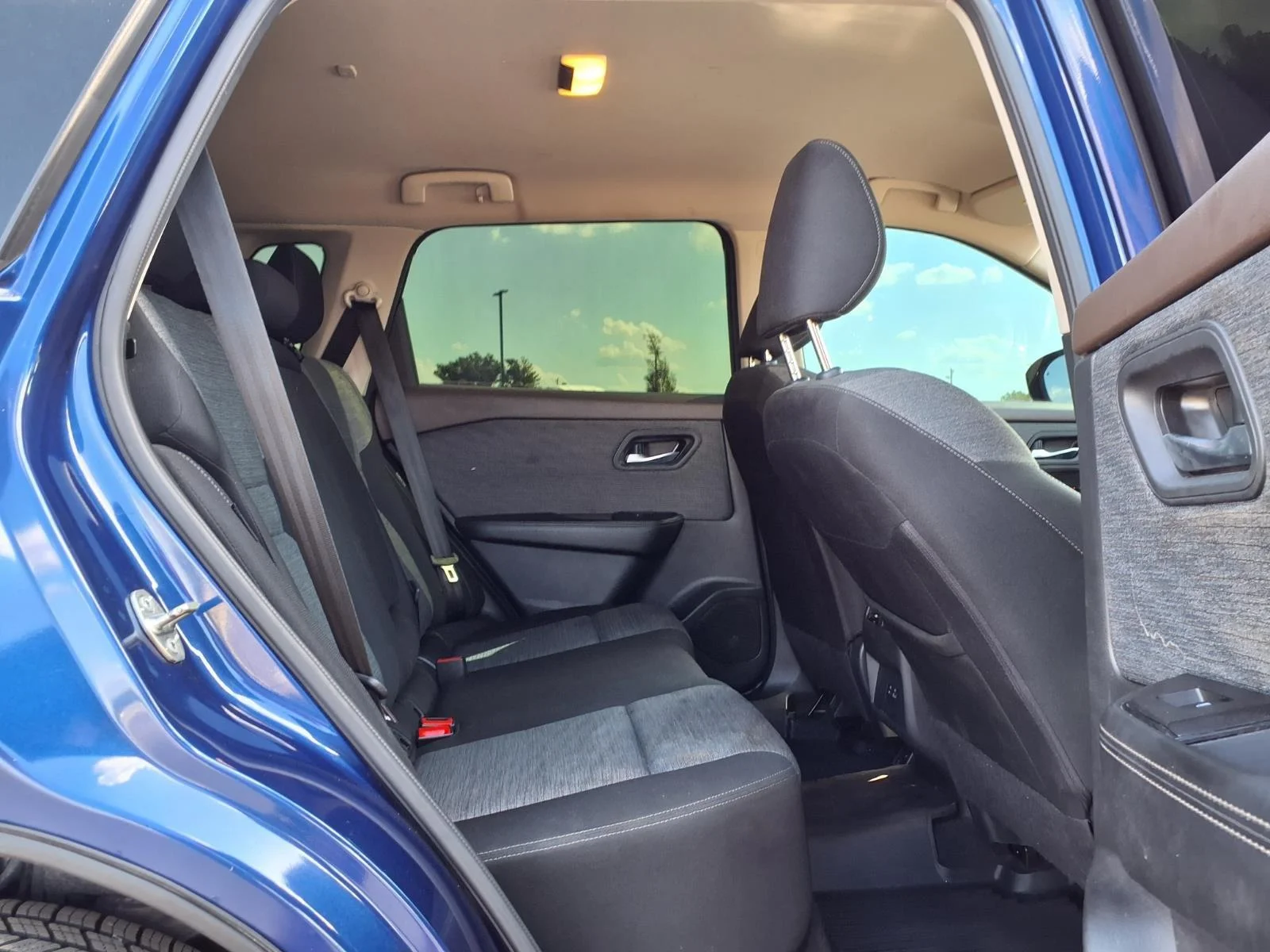 Used 2023 Caspian Blue Metallic Nissan SV image 26