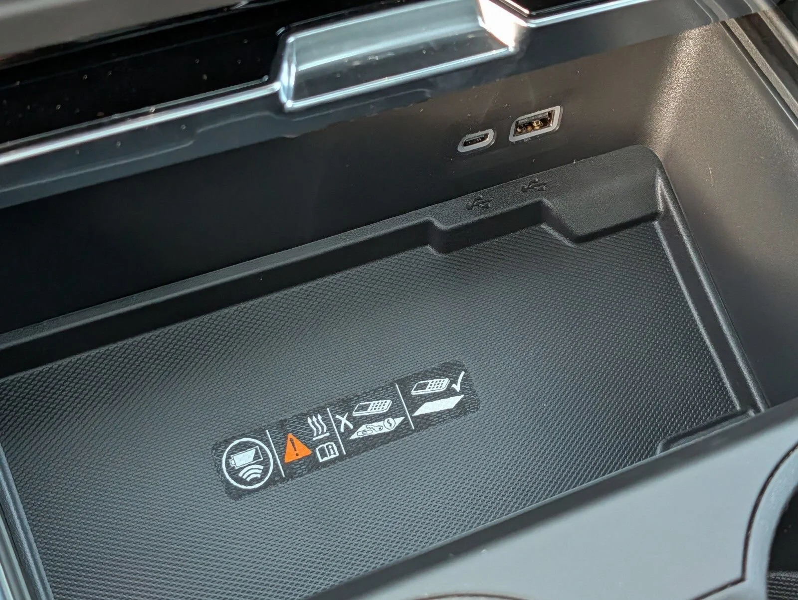 2026 GMC Yukon Denali - Photo 14