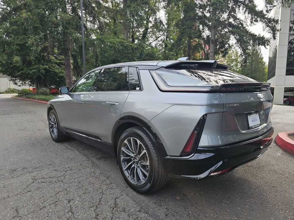 New 2027 Argent Silver Metallic Cadillac Sport image 4