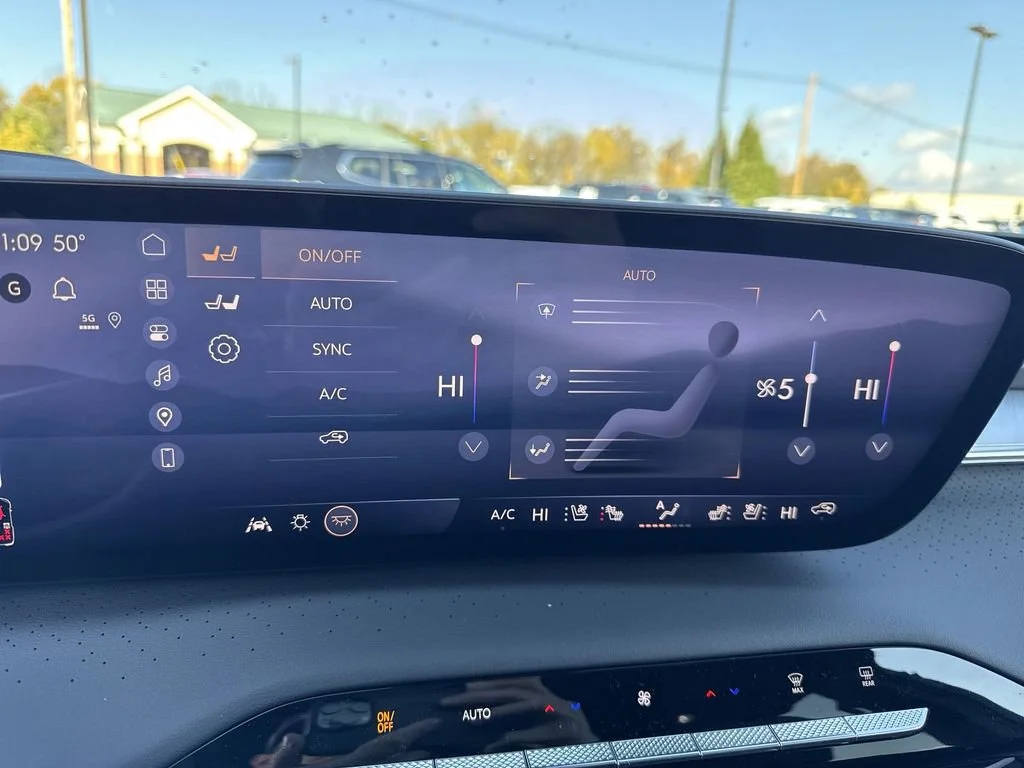 New 2026 Ebony Twilight Metallic Buick Avenir image 19