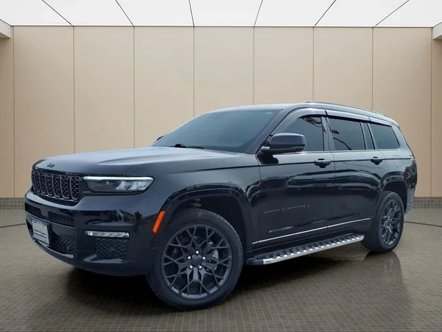 Used 2025 Black Jeep Summit image 2