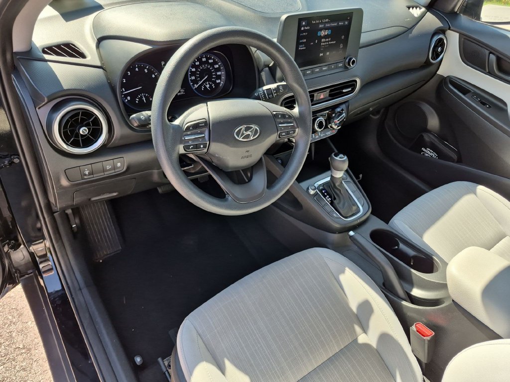 Used 2023 Black Hyundai SEL image 10
