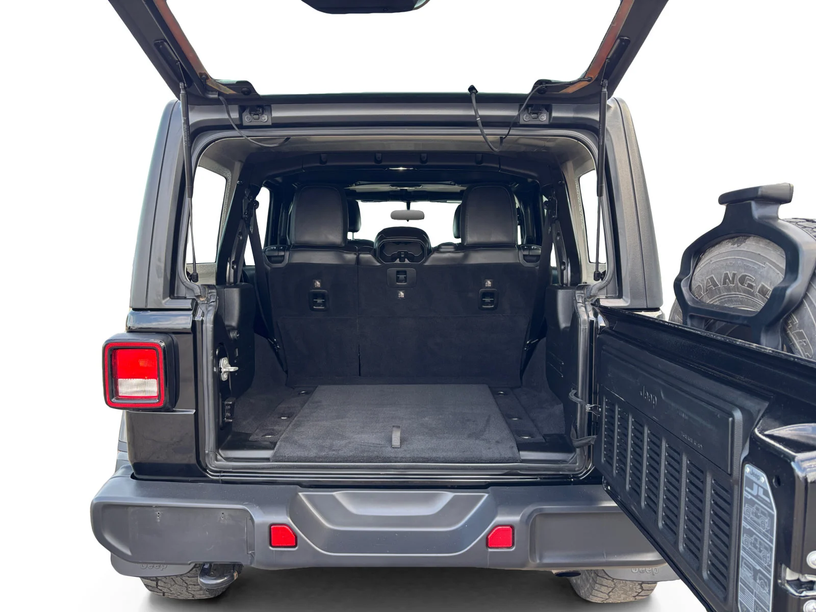 Used 2018 Black Jeep Sahara image 19