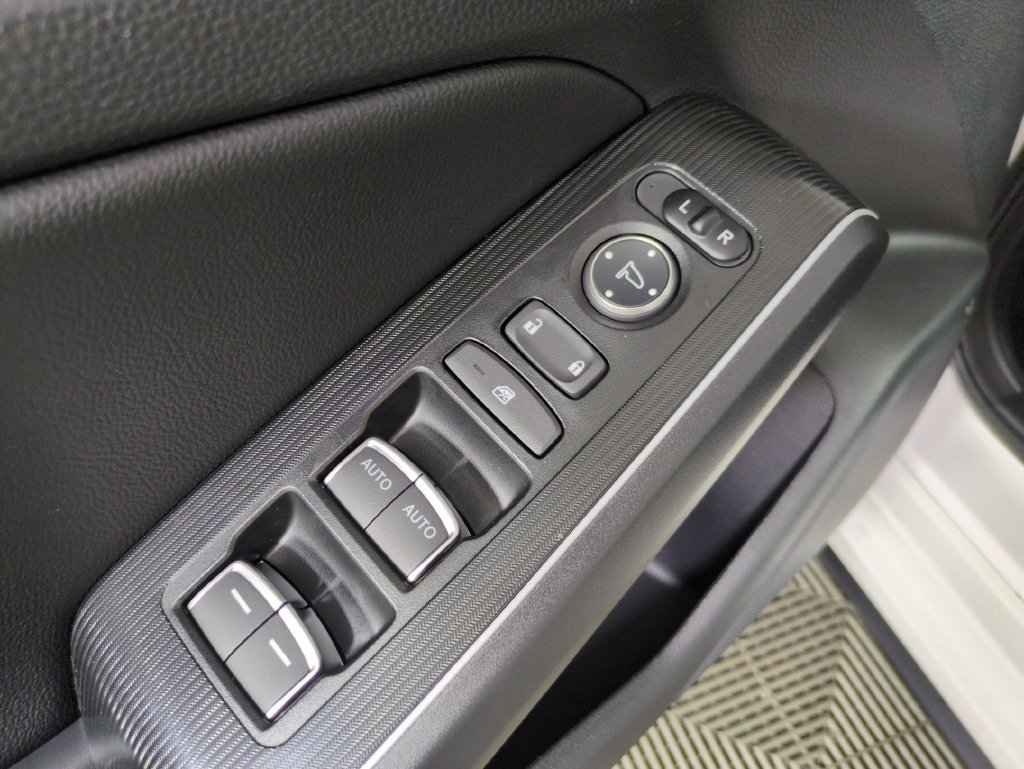 New 2027 Platinum White Pearl Honda Hybrid image 13