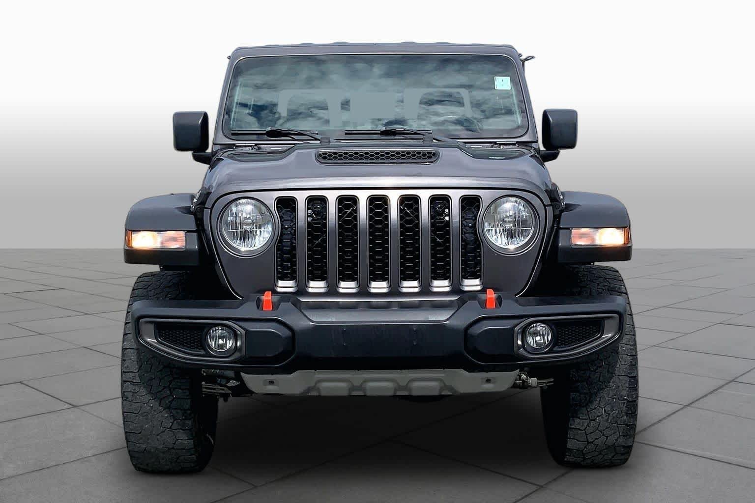 Used 2022 Granite Crystal Metallic Clearcoat Jeep Mojave image 4