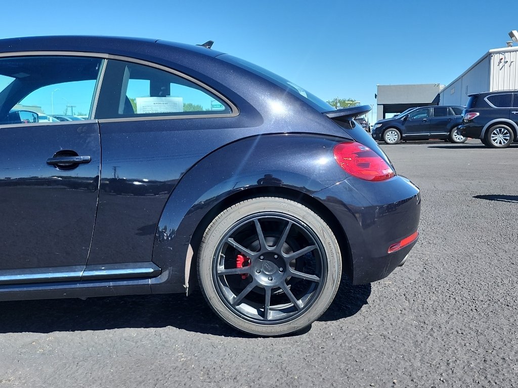 Used 2014  Volkswagen R-Line image 9