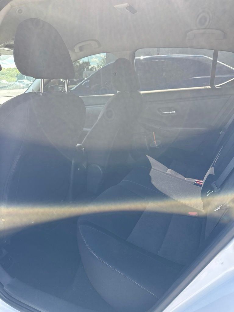 Used 2020 White Nissan SR image 10