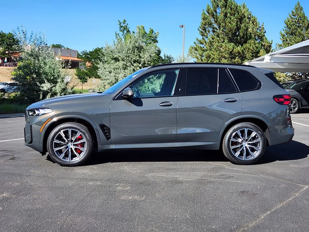 New 2026 Dravit Grey Metallic BMW xDrive40i image 2