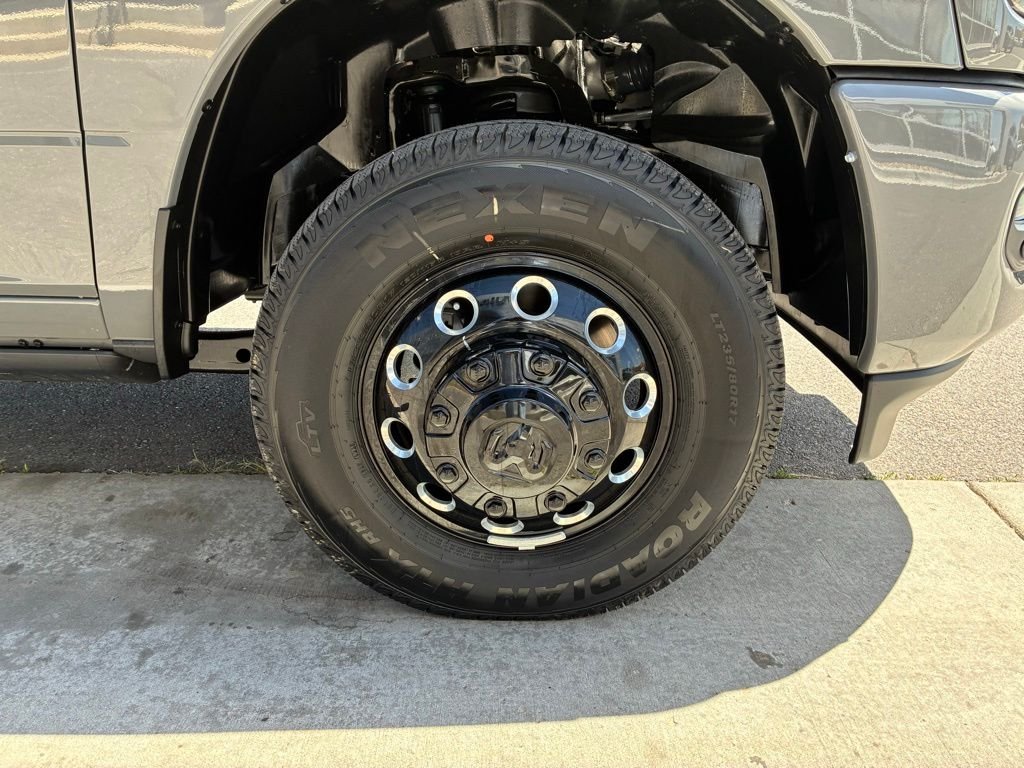 New 2026 Ceramic Gray Clear-Coat Exterior Paint RAM Laramie image 43
