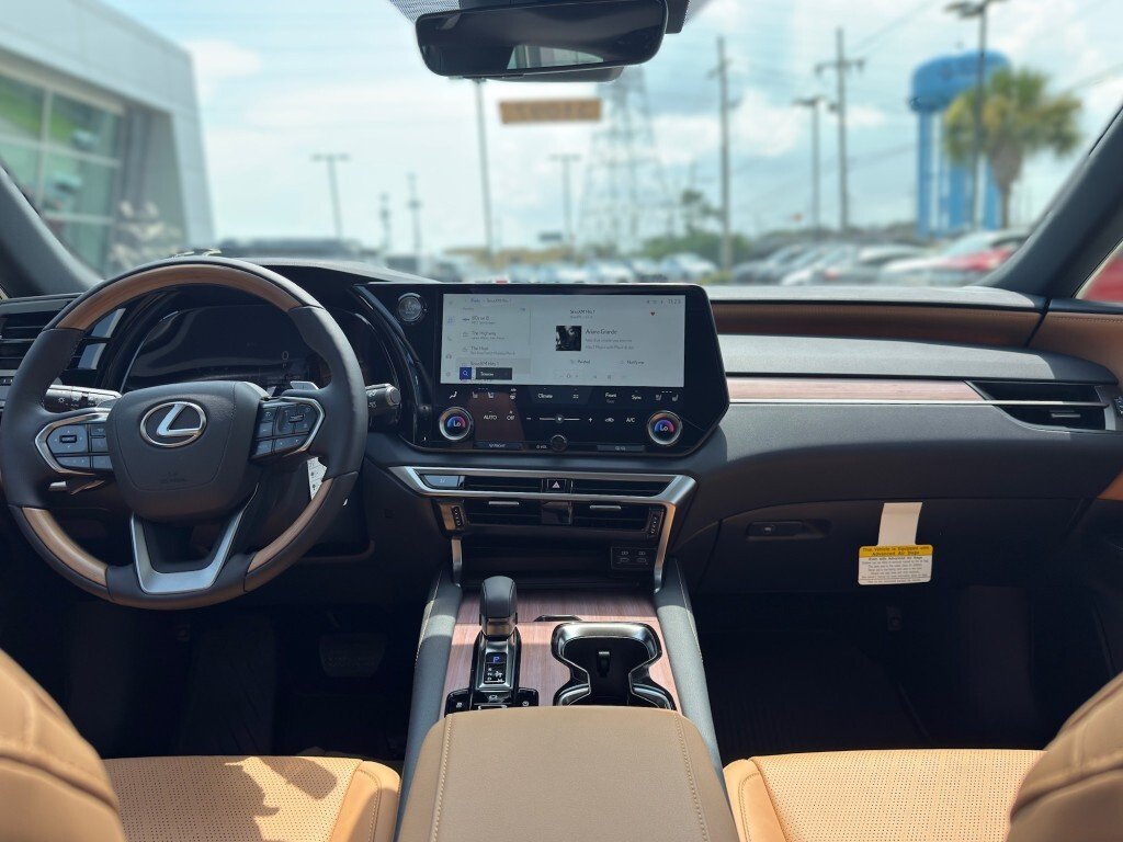 New 2026 Eminent White Pearl Lexus PREMIUM PLUS image 20
