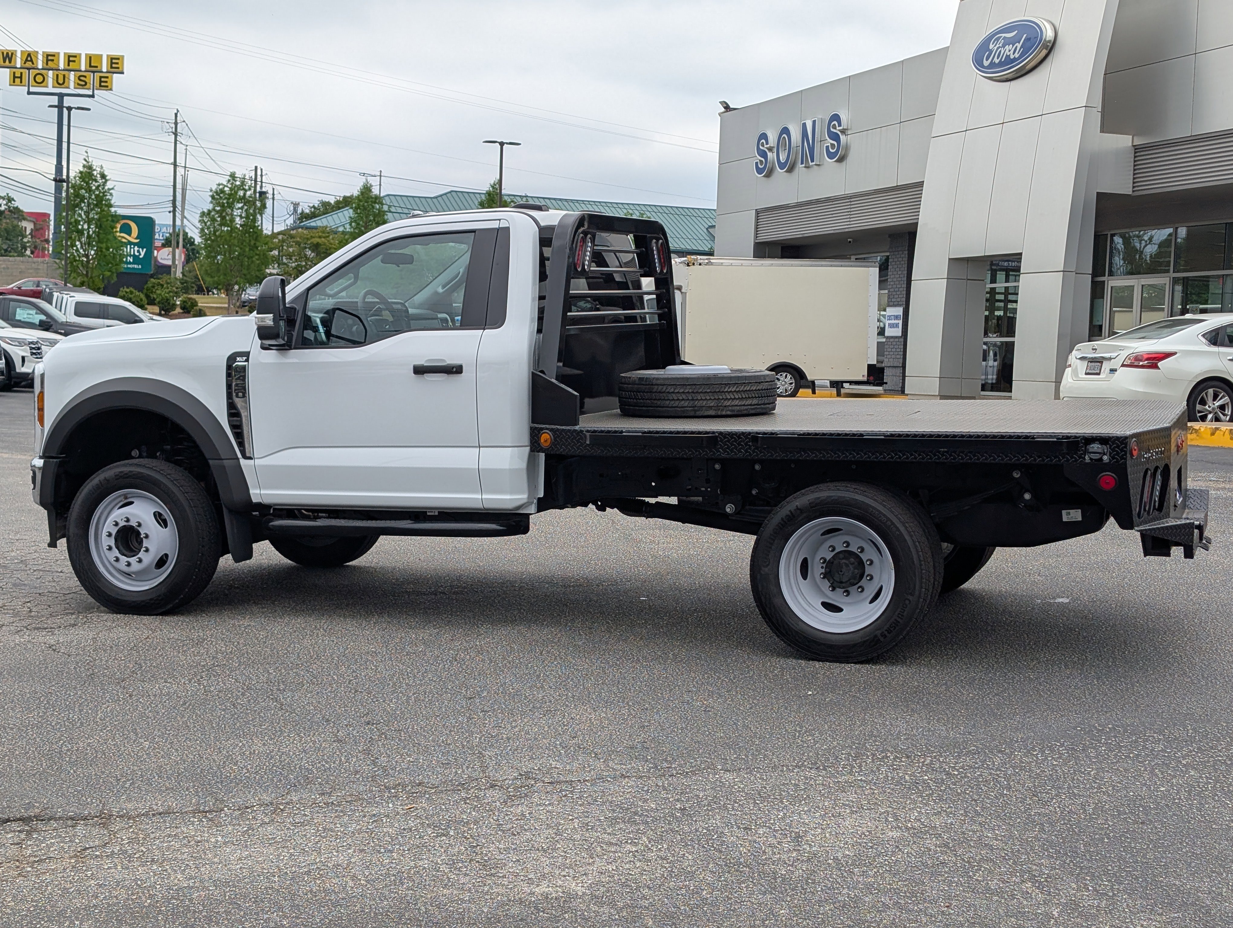 New 2026 Oxford White FORD F-450® XLT image 14
