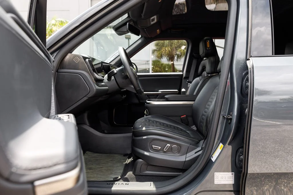 Used 2025  Rivian Adventure Dual Motor Large Pack image 26