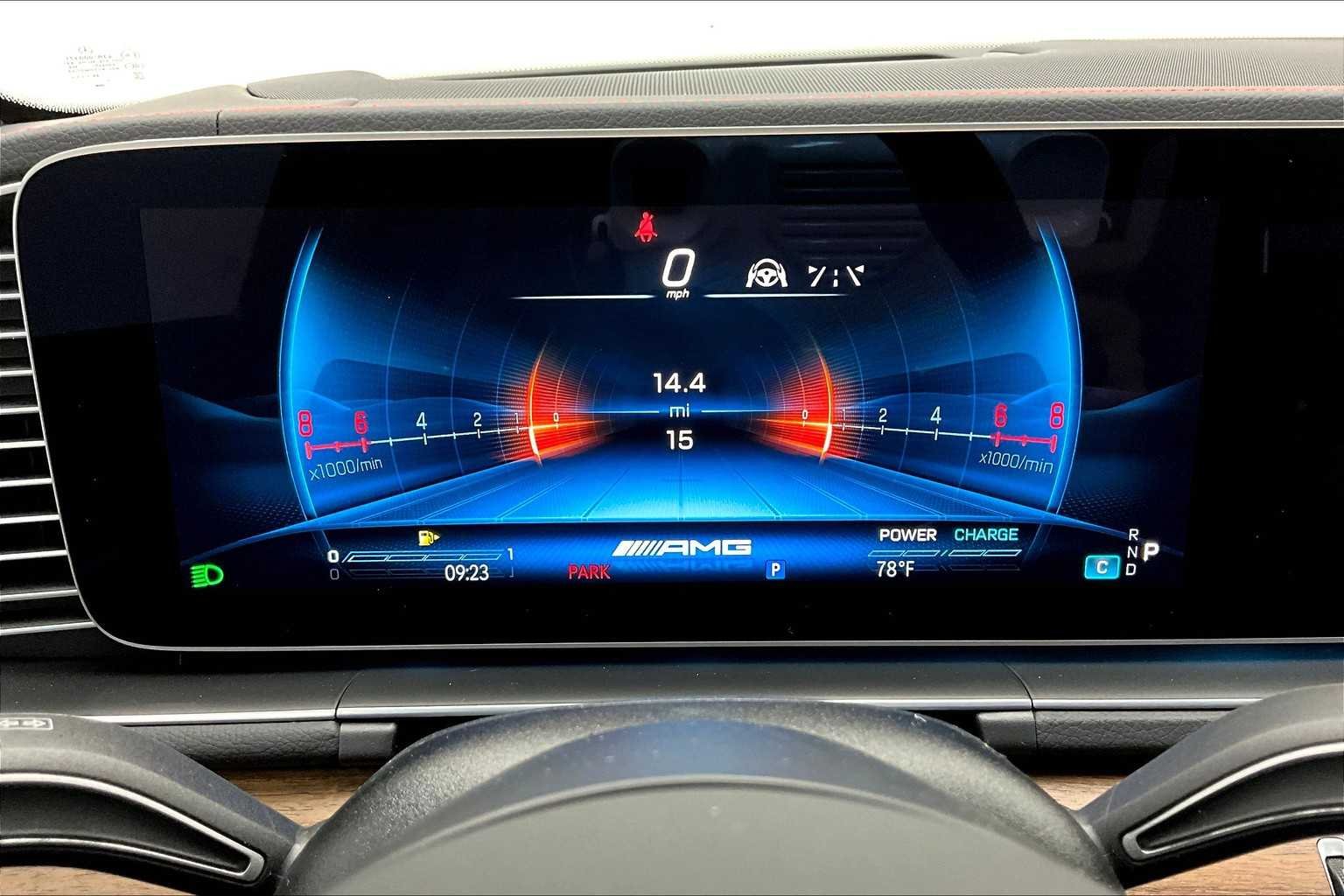 New 2025 MANUFAKTUR Moonlight White Metallic Mercedes-Benz AMG® GLE 53 image 13