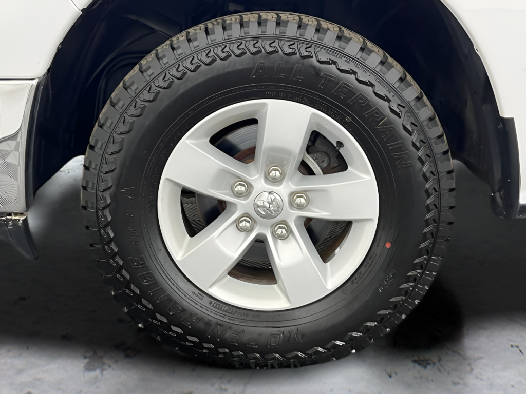 Used 2019 Bright White Clearcoat Ram SLT image 19