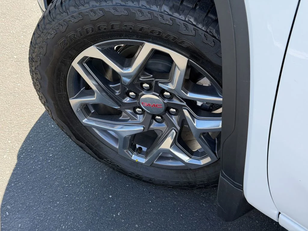 New 2026 Summit White GMC SLE image 13