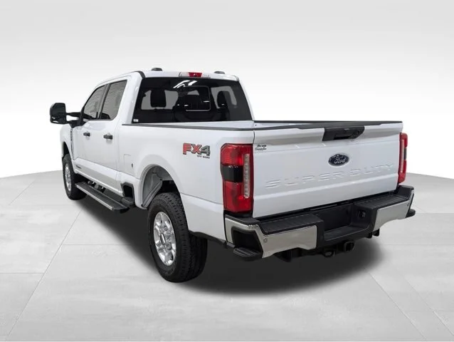 New 2026 Oxford White Ford F-250® XLT image 22