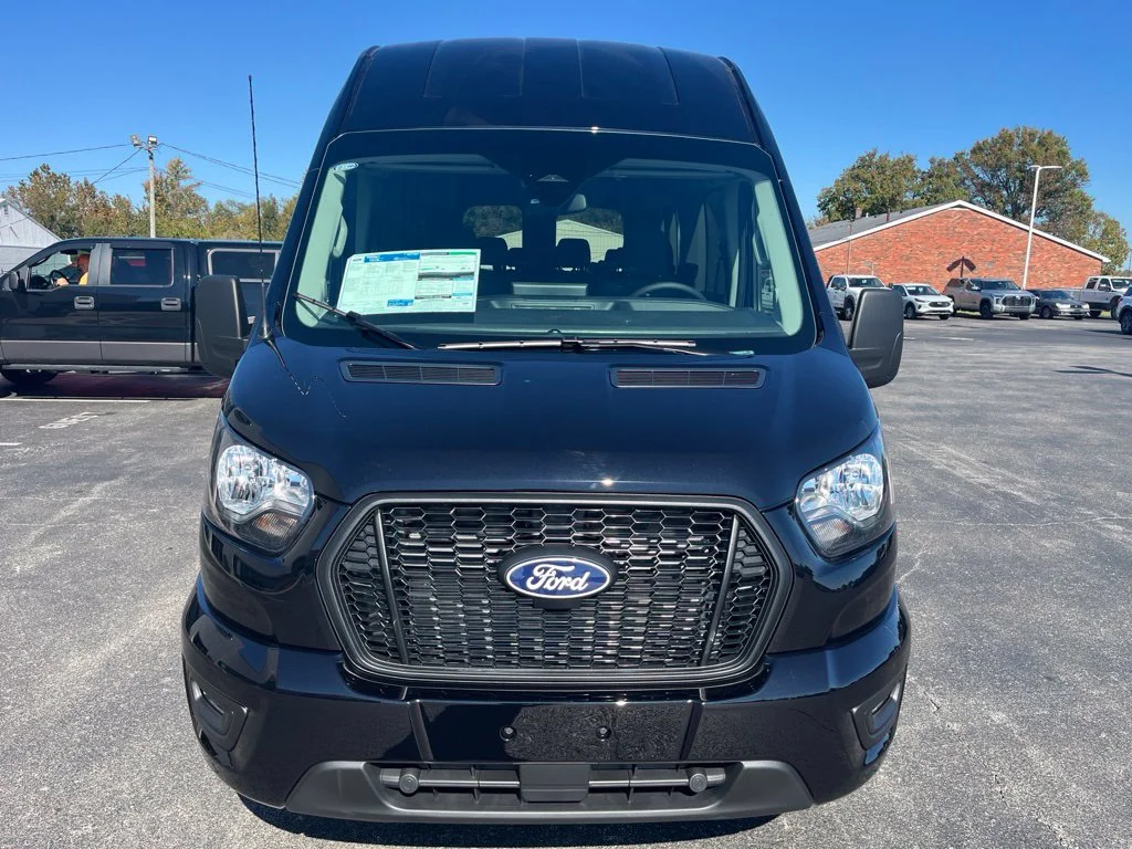 New 2027 Black Ford XL image 8