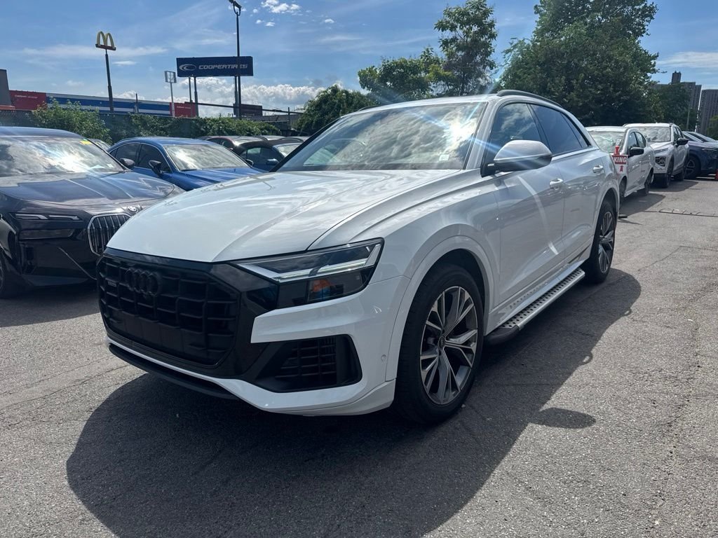 2021 Audi Q8 Premium AWD photo
