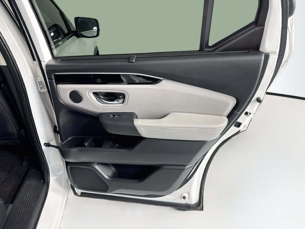2025 Honda Pilot Touring - Photo 28