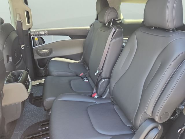 New 2026 Aurora Black Pearl Kia LXS image 18