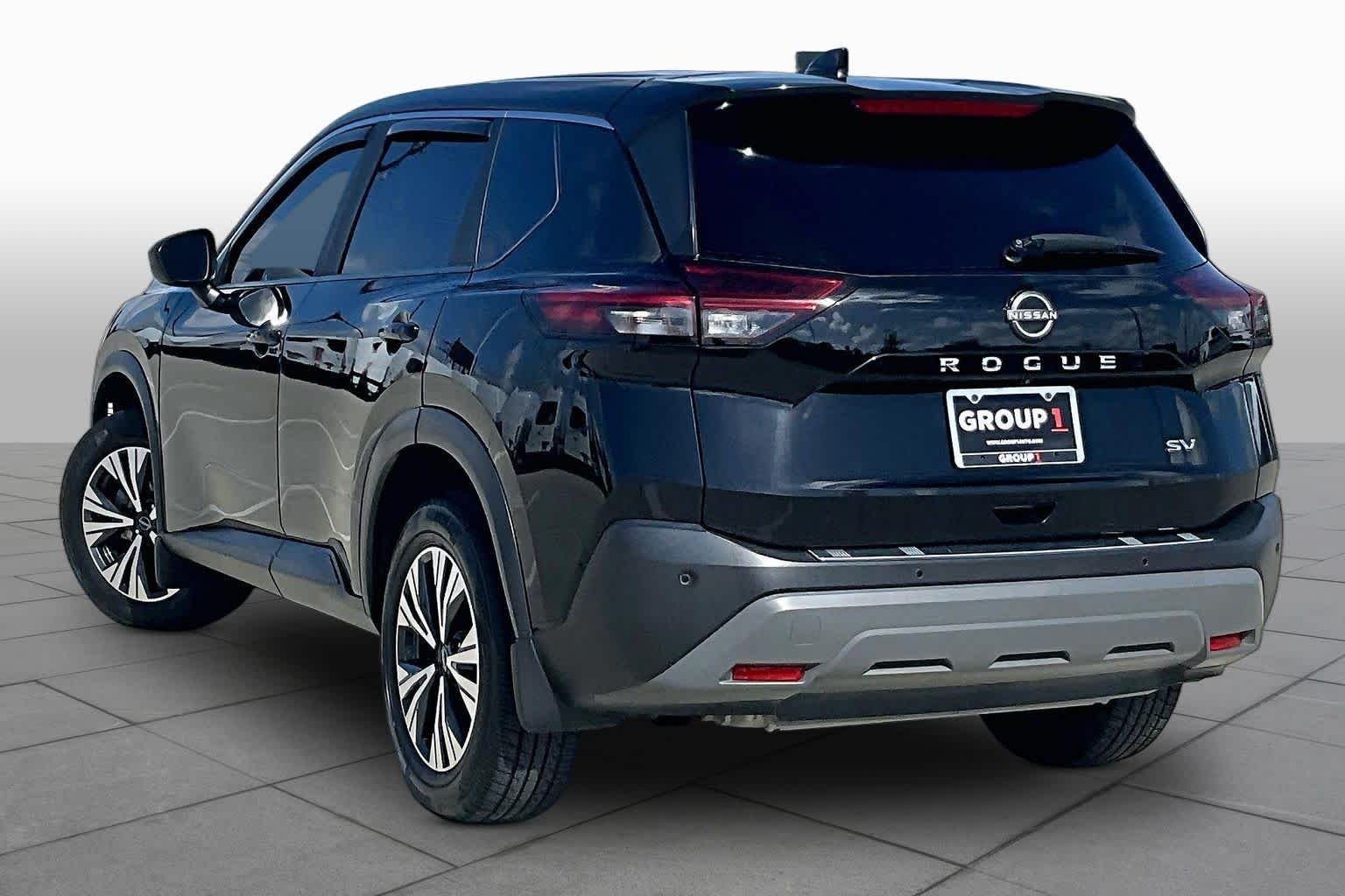 Used 2023 Super Black Nissan SV image 11