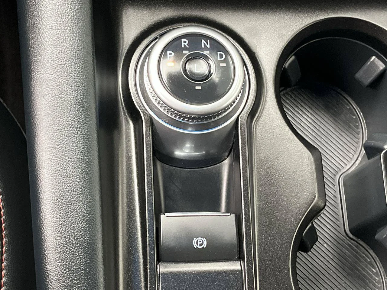 Used 2025 Gray Ford ST-Line image 27