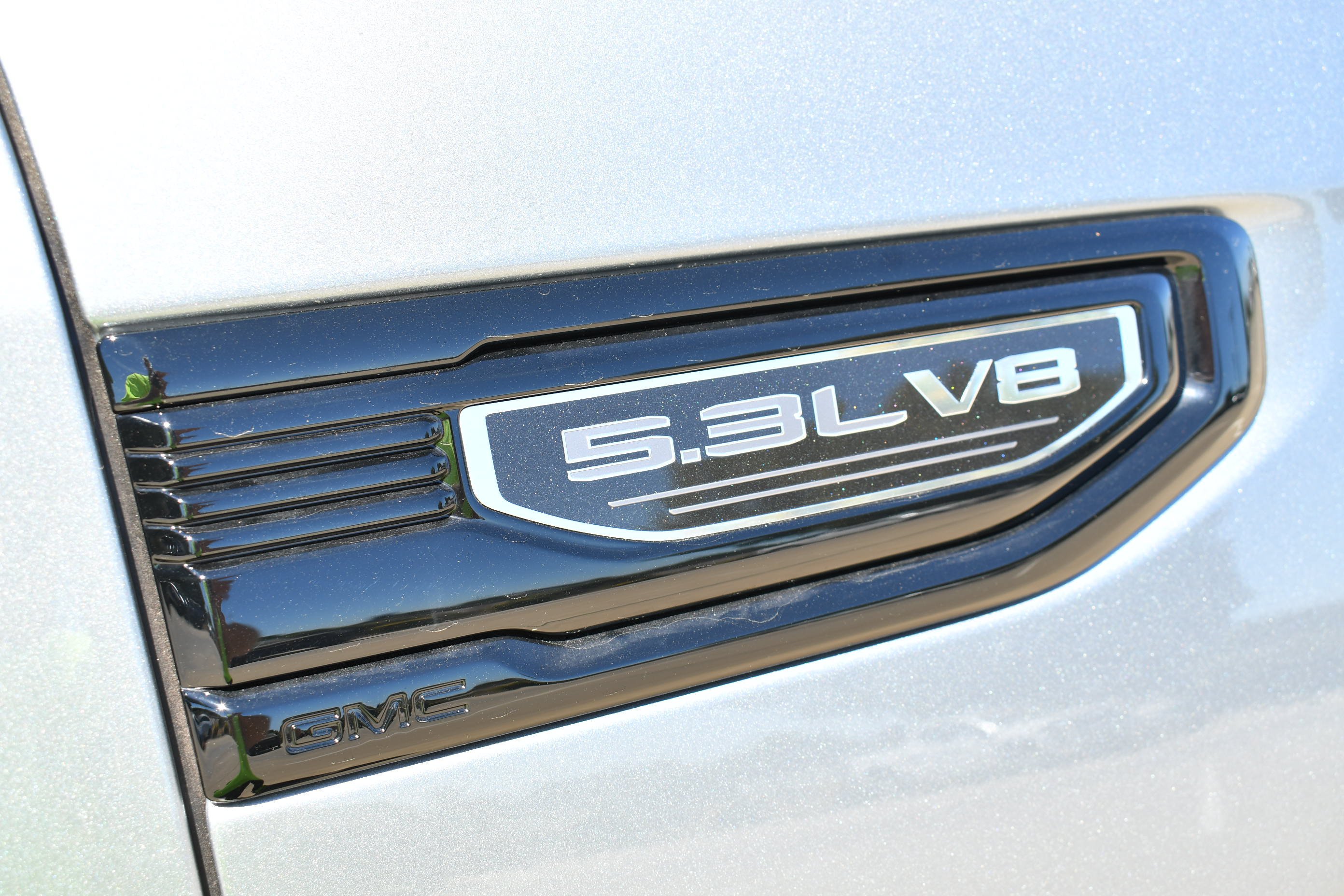 New 2026 Sterling Metallic GMC Elevation image 5