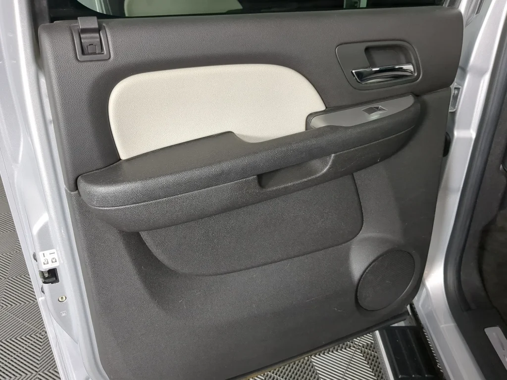 Used 2013 White GMC SLT image 15