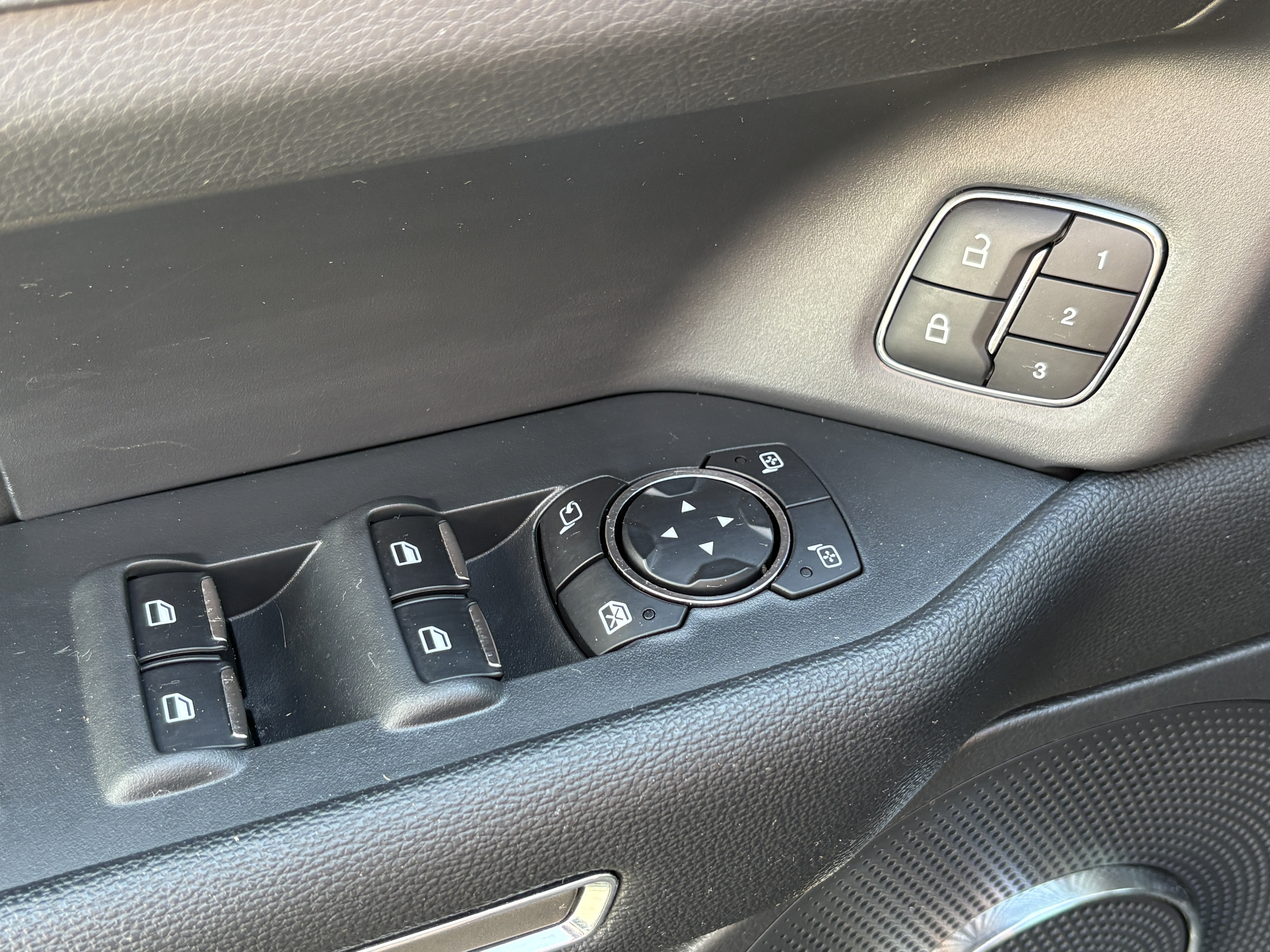 Used 2024 Gray Metallic Ford XLT image 18