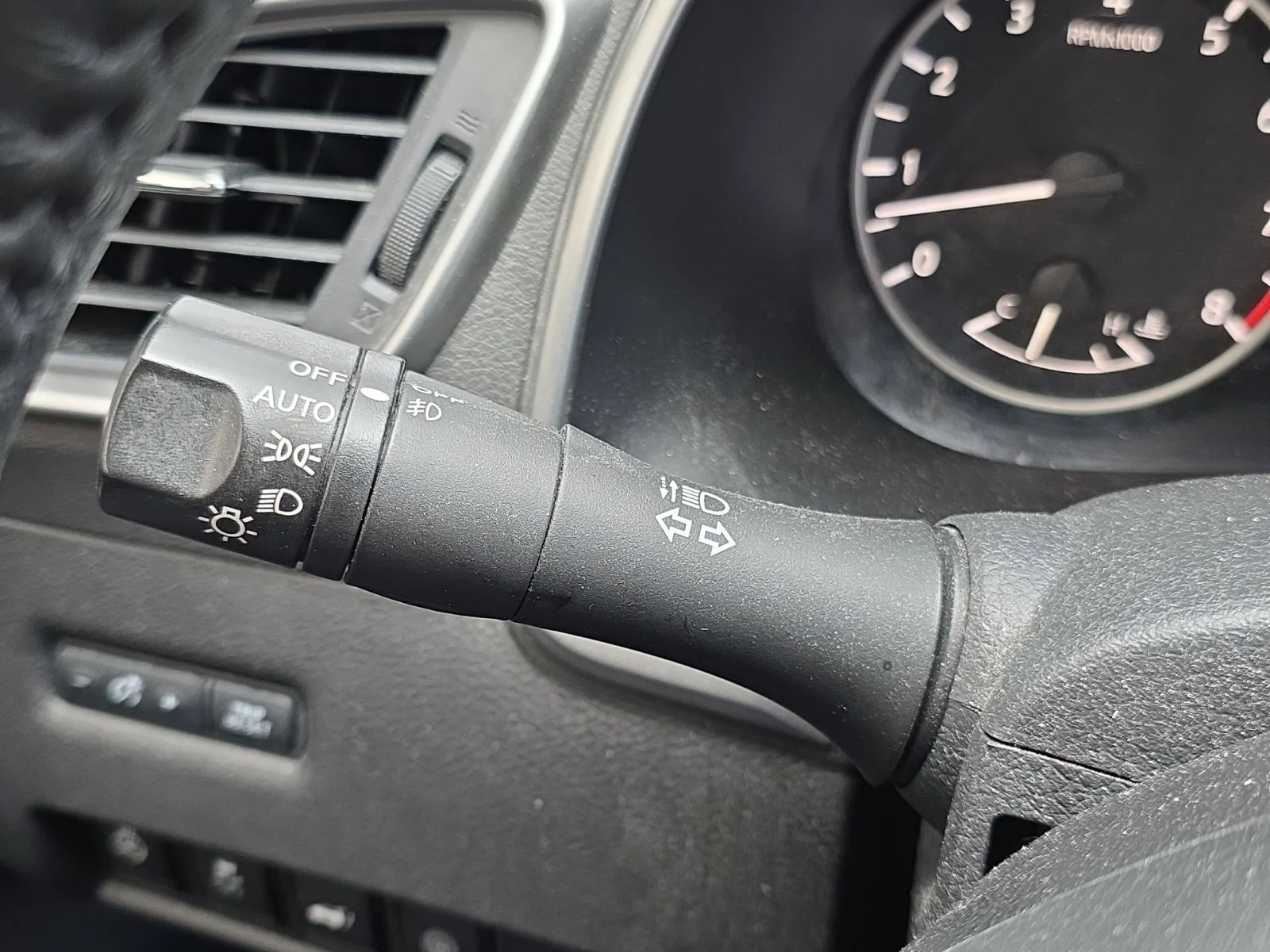 Used 2021 Gray Nissan SL image 29