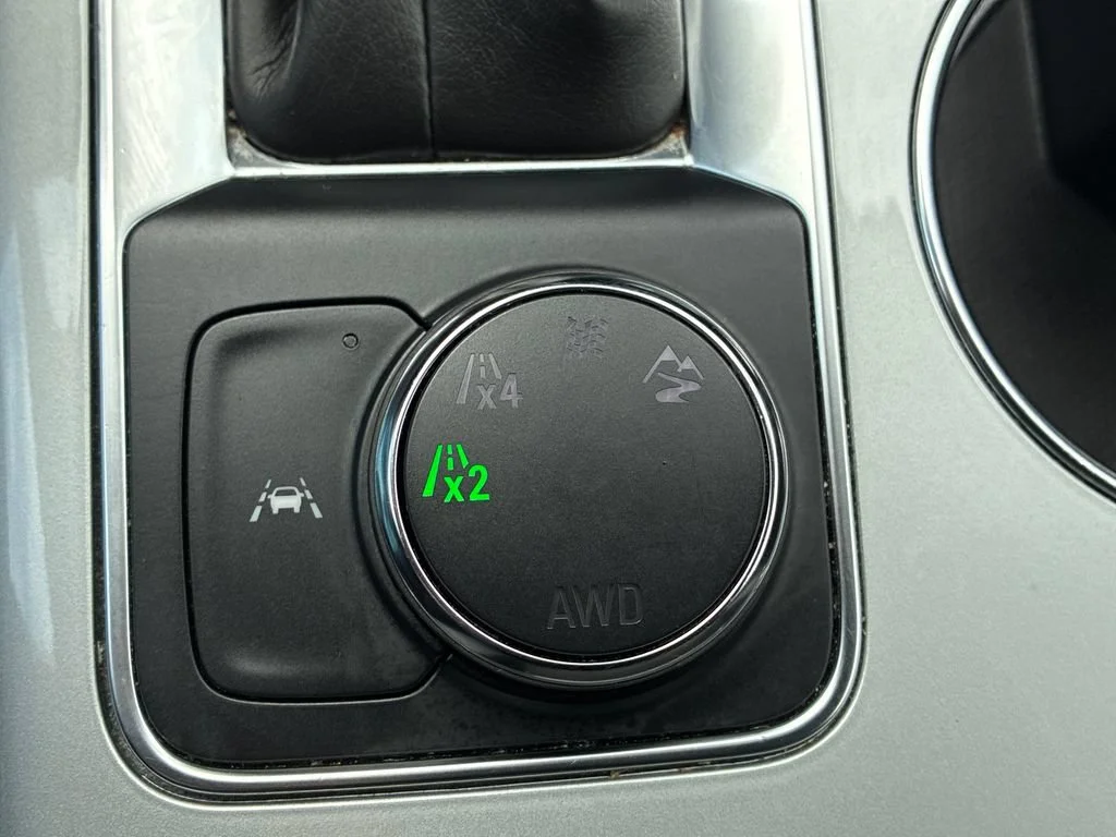 Used 2025 Riptide Blue Metallic Chevrolet 2LT image 22